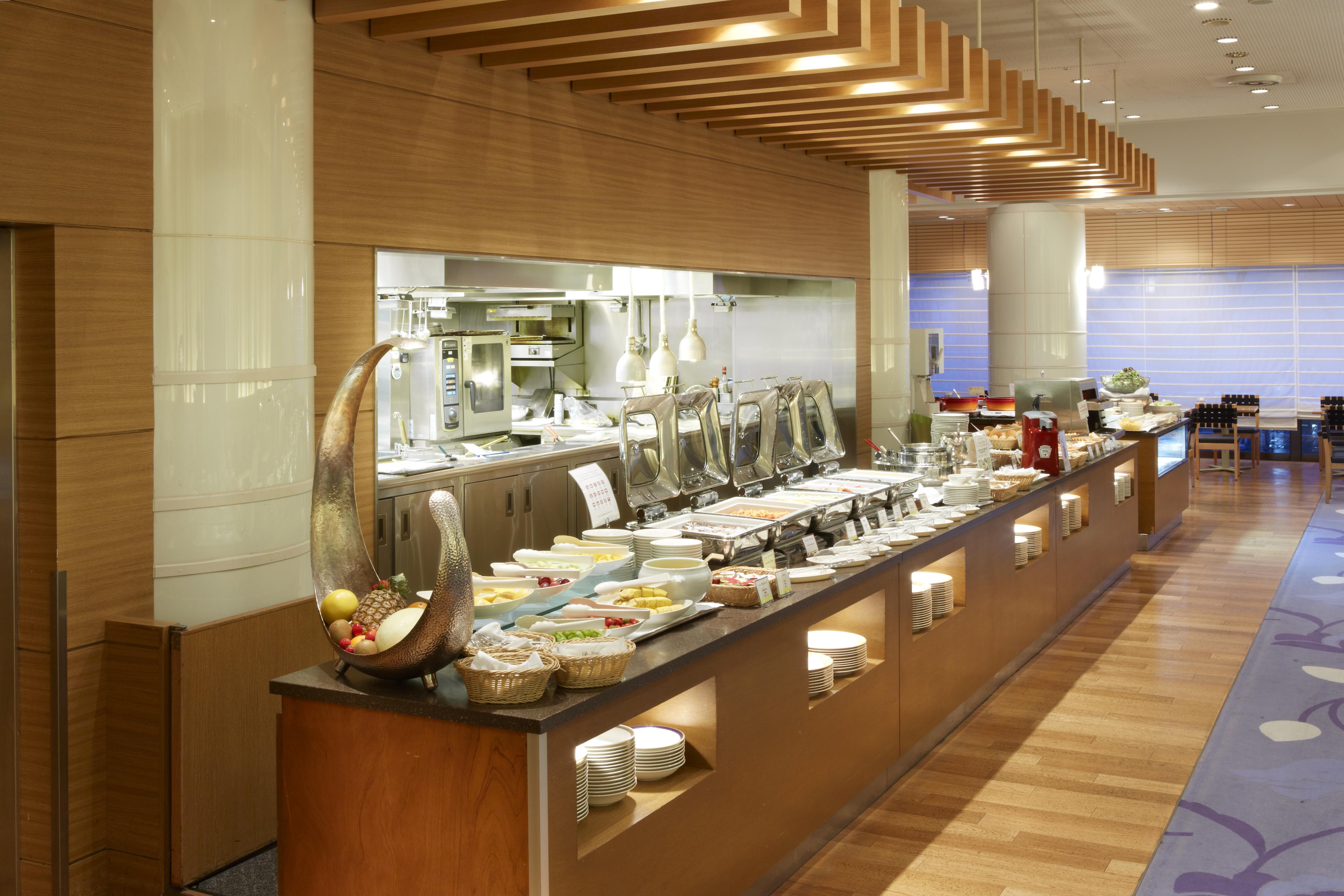 Grand Prince Hotel Takanawa Tokyo Esterno foto A buffet at a hotel