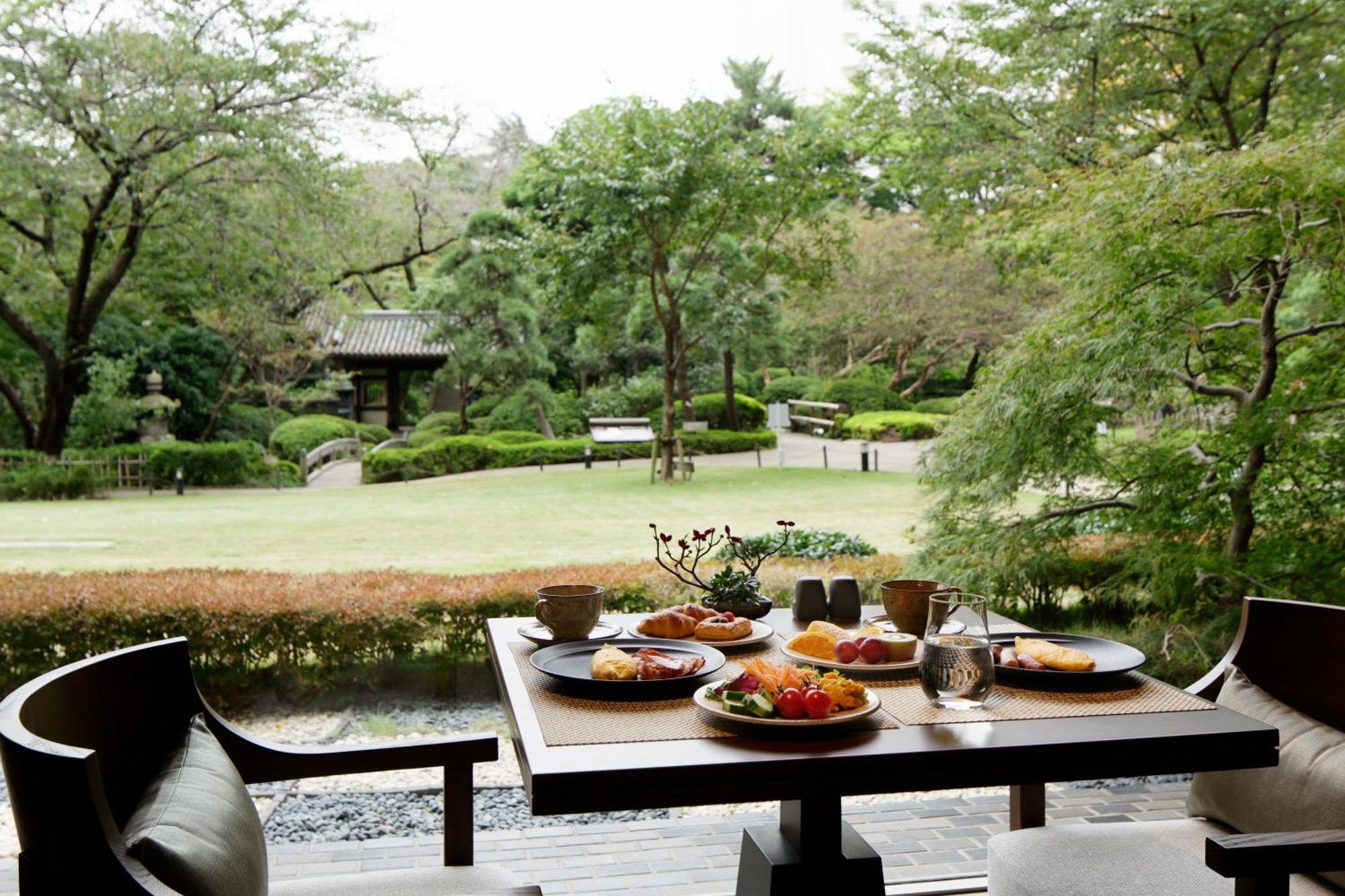 Grand Prince Hotel Takanawa Tokyo Camera foto A view of the garden from the restaurant